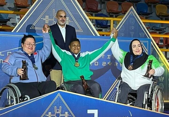 Iranian female para powerlifter wins bronze in Cairo