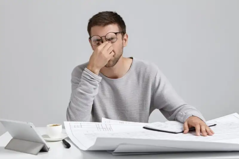8 نشانه‌ای که می‌گویند بدن‌تان بیش از حد خسته است