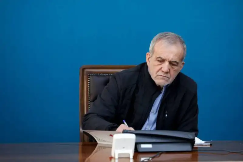 تعویق‌ کنفرانس‌خبری رییس جمهور