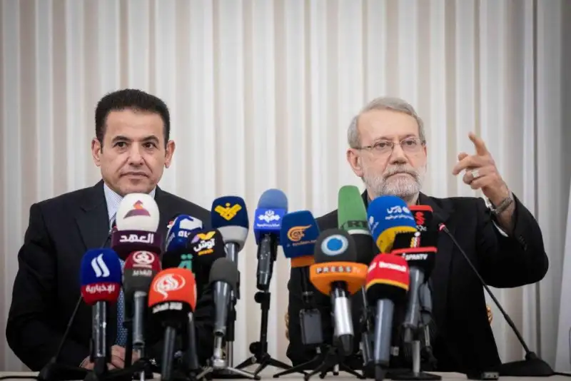 علی لاریجانی: اگر آژانس برای همکاری پیشنهادی دارد درخواست دهد