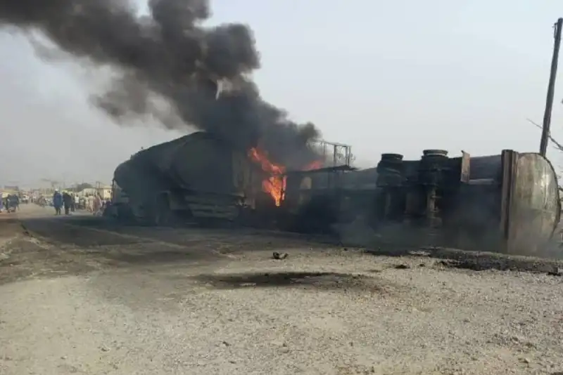 انفجار تانکر سوخت جان 29 نفر را گرفت