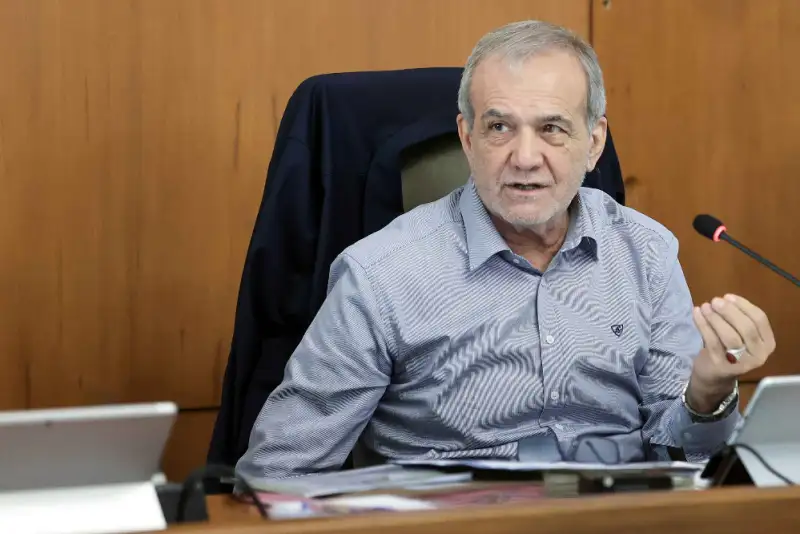 پزشکیان: منابع مالی و ارزی کشور نباید در چرخه معیوب واسطه‌گری هدر برود