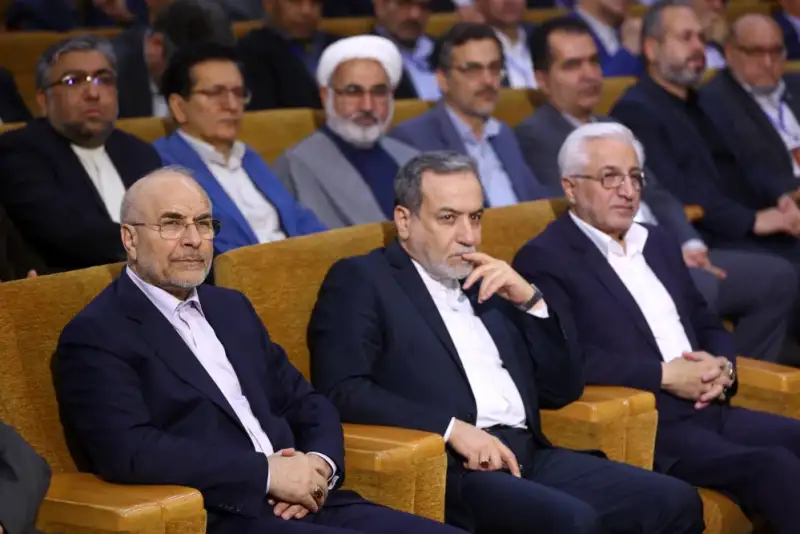 قالیباف: استانها باید از حاشیه تصمیم‌سازی به متن سیاست‌گذاری بیایند