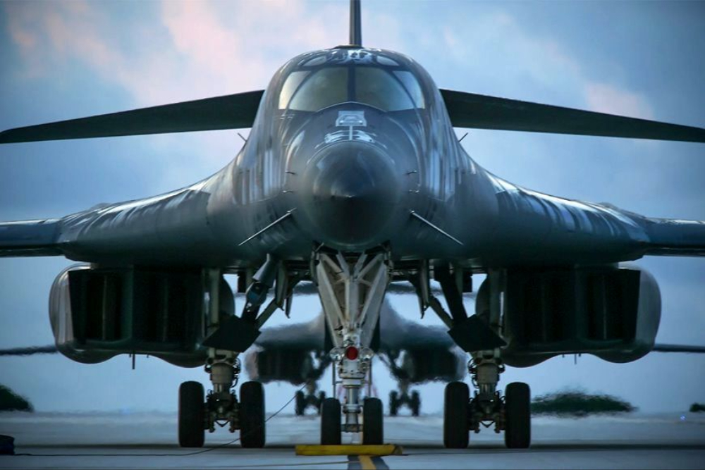 پرواز 2 بمب‌افکن B-1 آمریکایی در نزدیکی ونزوئلا