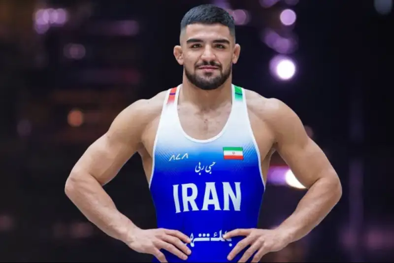 کشتی آزاد امیدهای جهان؛ عظیمی طلا گرفت