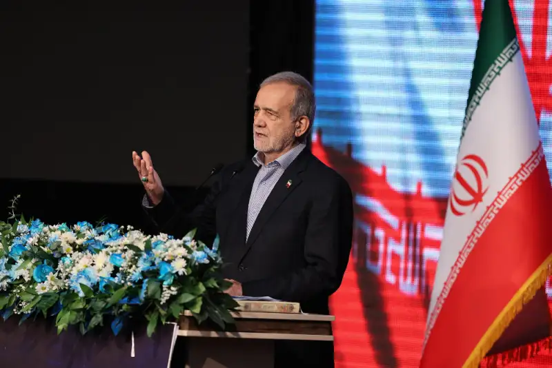 پزشکیان: دانشمندانی داریم که نیاز ما به بیگانگان را کاهش می‌دهند