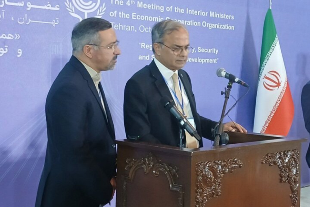 الأمين العام لمنظمة ايكو يؤكد على تعزيز التعاون الإقليمي لاستخدام التقنيات الجديدة