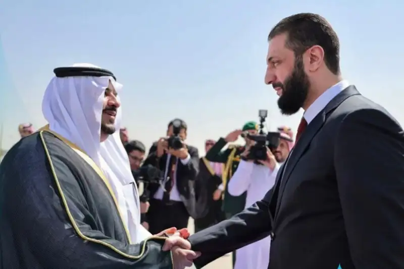 جولانی وارد عربستان شد/دیدار و گفت‌وگوی جولانی با بن فرحان در ریاض