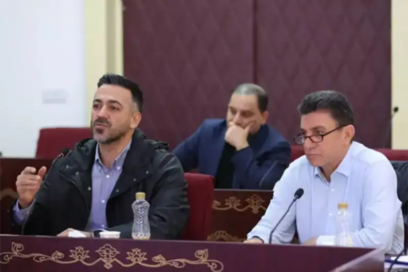 قلعه‌نویی: می‌دانم مشکلات زیادی داریم + فیلم