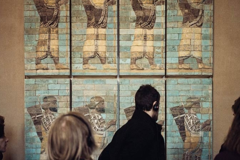 Что украли у Ирана торговцы Лувра?