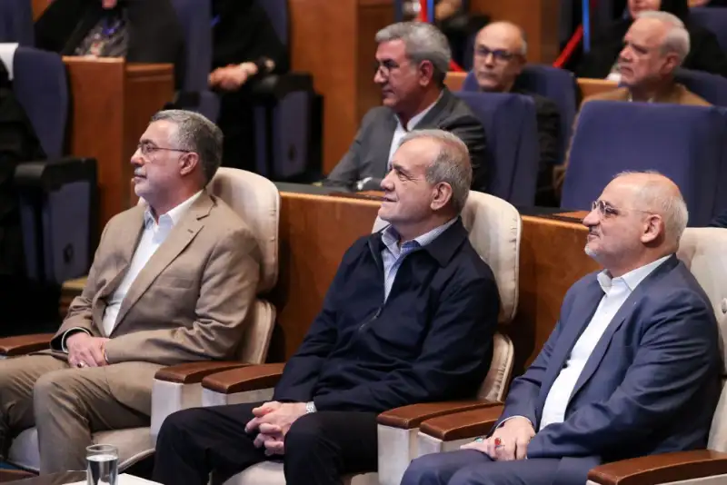 پزشکیان: رقم اضافه‌کار پرستاران باید اصلاح شود