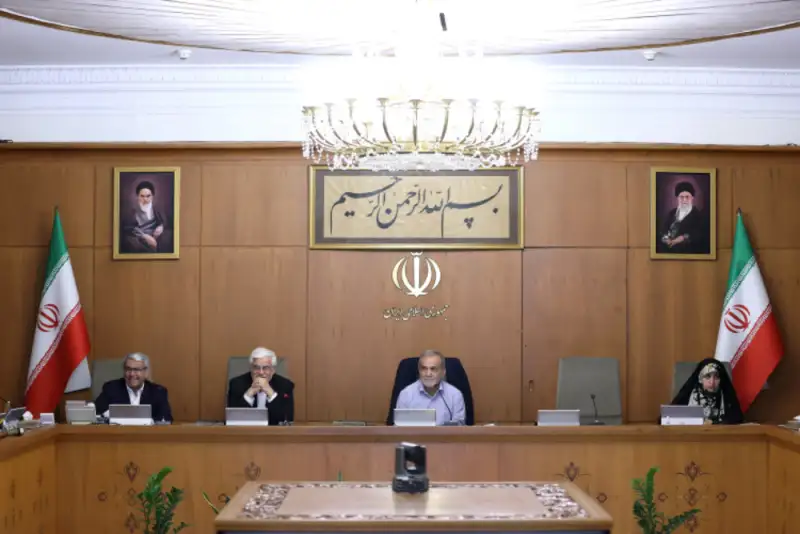 مسئولان دستگاه‌ها برای مدیریت هزینه‌ها تلاش موثر داشته باشند