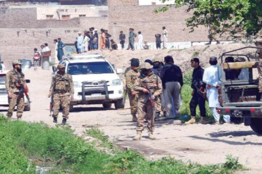 حمله تروریستی به خودروی امنیتی در پاکستان با 6 کشته و 14 زخمی