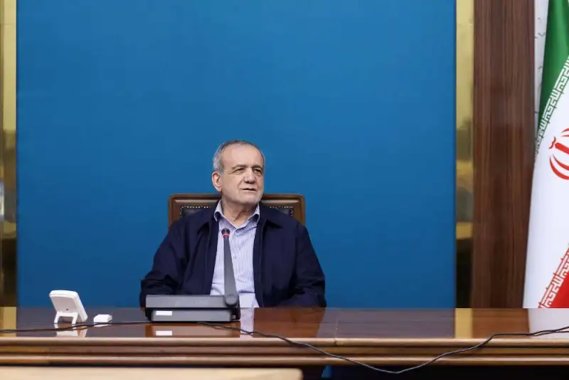 فرصت یک هفته‌ای پزشکیان به دو دانشگاه برای ارایه برنامه عملیاتی