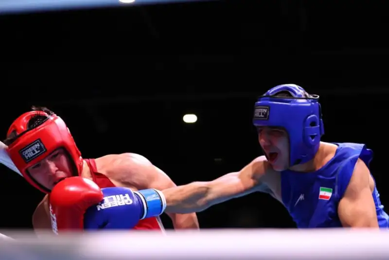 بوکس بازی‌های آسیایی جوانان؛ شرافتمند نقره‌ای شد