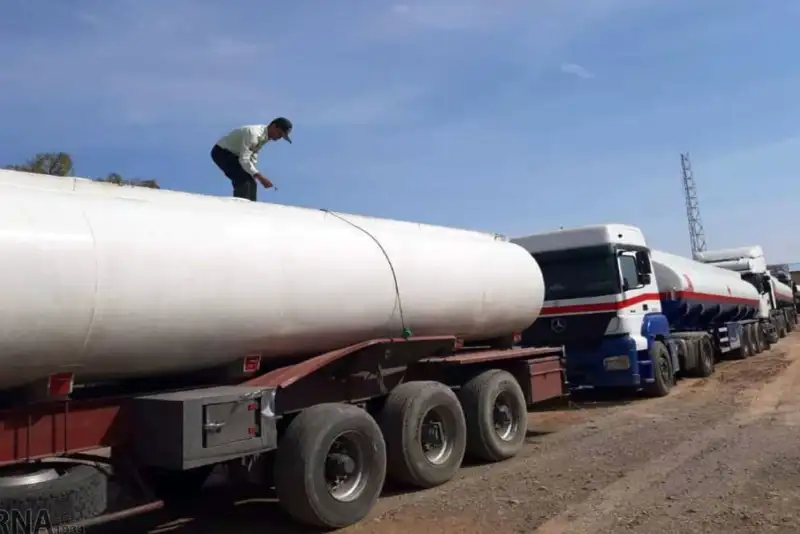 توقیف کامیون حامل 26 هزار لیتر سوخت قاچاق در هیرمند