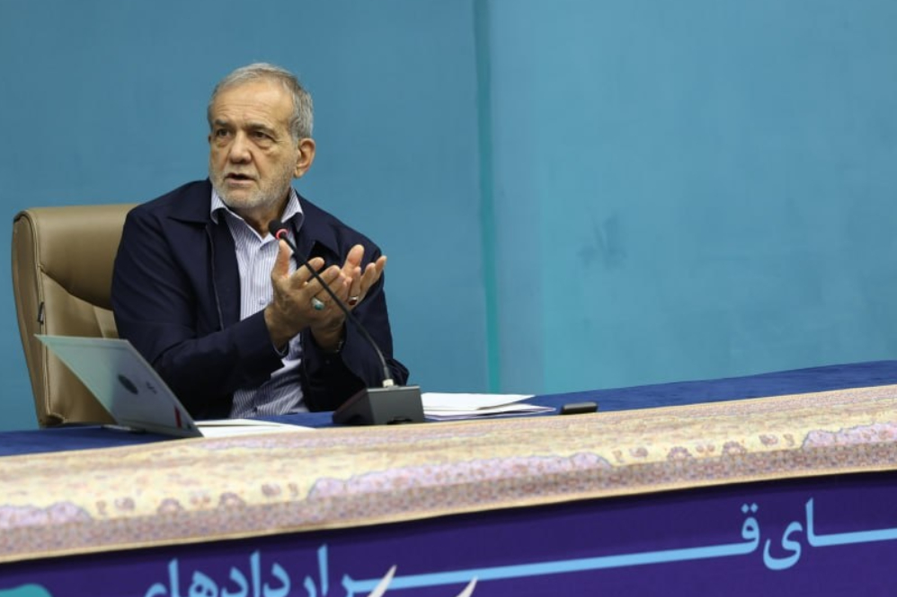 Pezeshkian urges faster implementation of gas flare collection projects as major contract signed