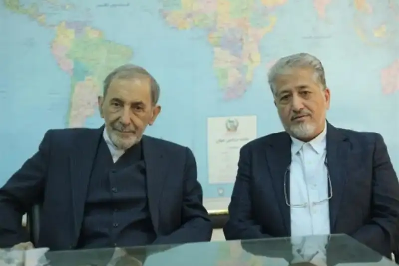 ولایتی حکم ریاست رنجبر بر دانشگاه آزاد را ابلاغ کرد