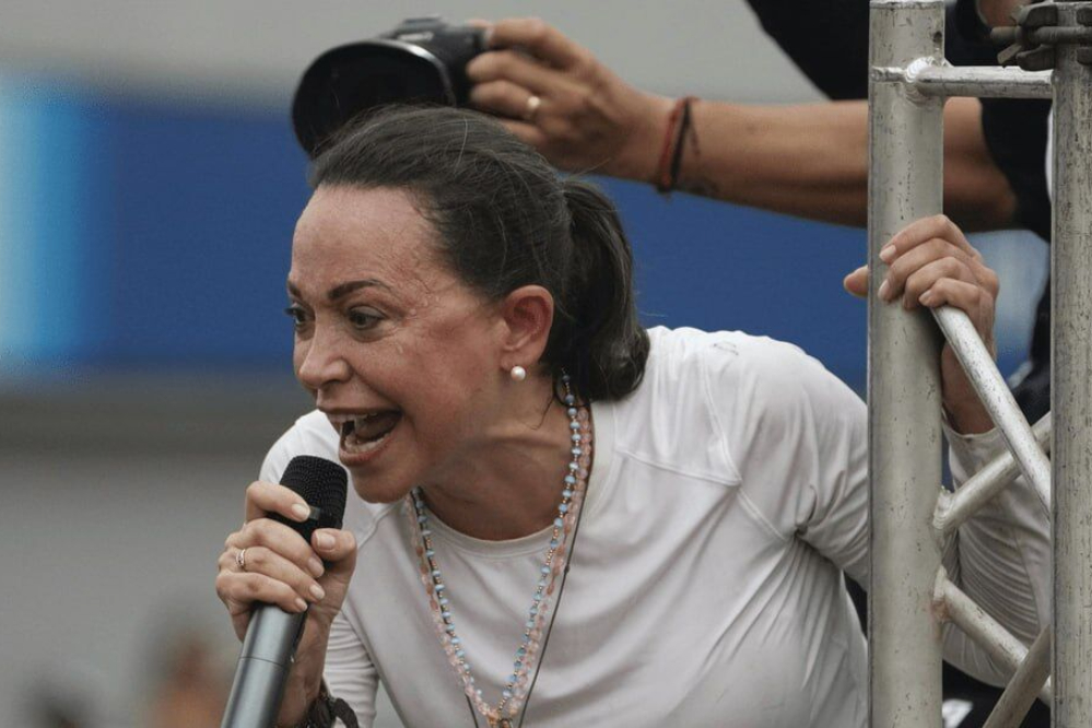 Лауреат Нобелевской премии мира призвал напасть на Венесуэлу