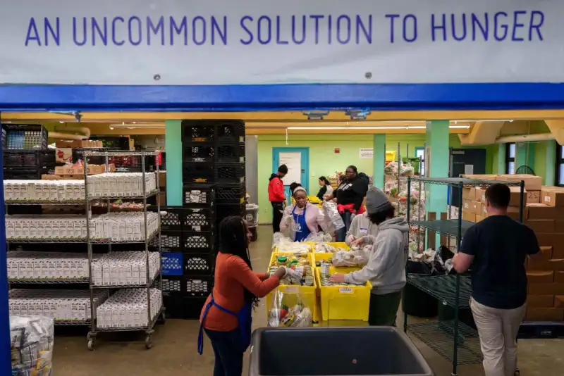 یک دادگاه فدرال دستور داد؛ کوپن غذای آمریکایی ها متوقف نشود