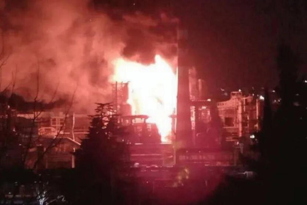 حمله پهپادی اوکراین به بندر «تواپسه»؛ نفتکش روسی در آتش سوخت