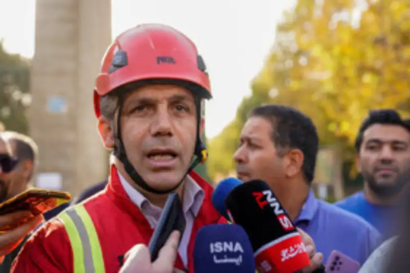 آتش‌سوزی رستوران دوطبقه در شهرک غرب