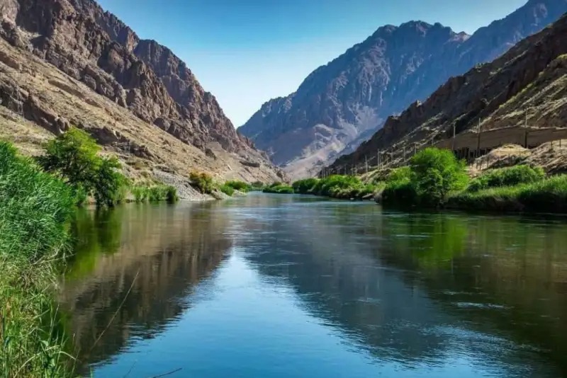 Introduction to Tourist Attractions of Iranian Cities