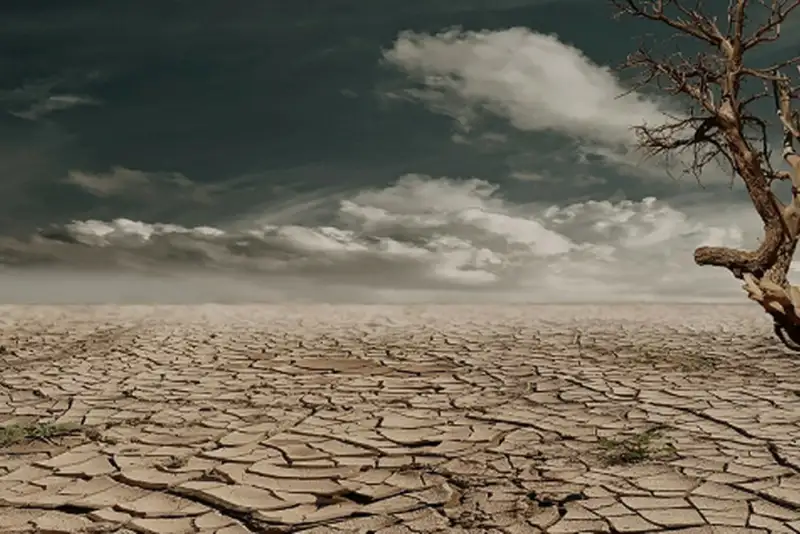 فصلِ بی‌باران، روایتِ مرگِ ابرها