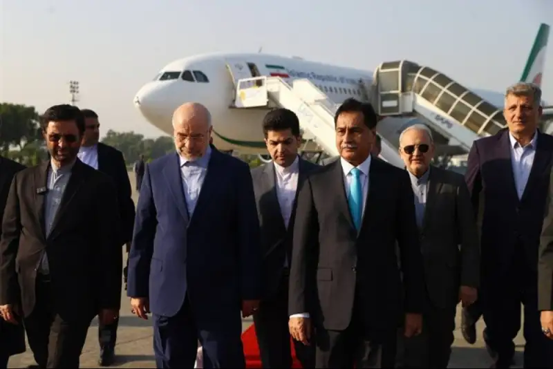 قالیباف وارد اسلام آباد شد