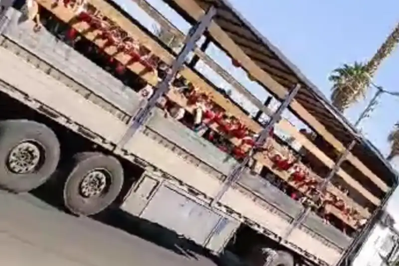 واکنش آموزش و پرورش به کامیون حمل‌ونقل دانش‌آموزان