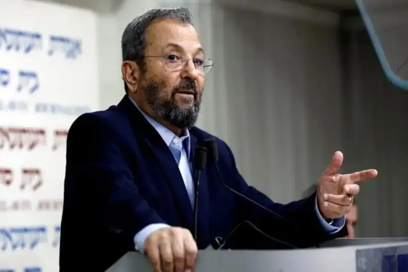 ایهود باراک: کابینه نتانیاهو را باید ساقط کرد