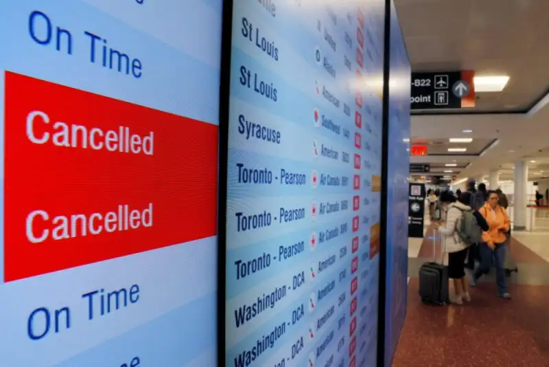 ترامپ کنترل کنندگان ترافیک هوایی را تهدید کرد