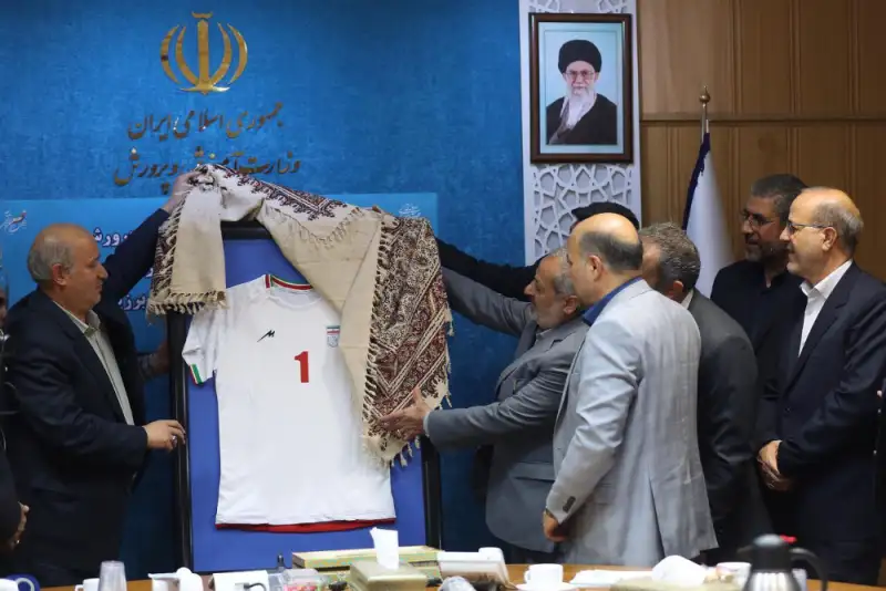 رونمایی از پیراهن تیم ملی فوتسال دانش‌آموزان