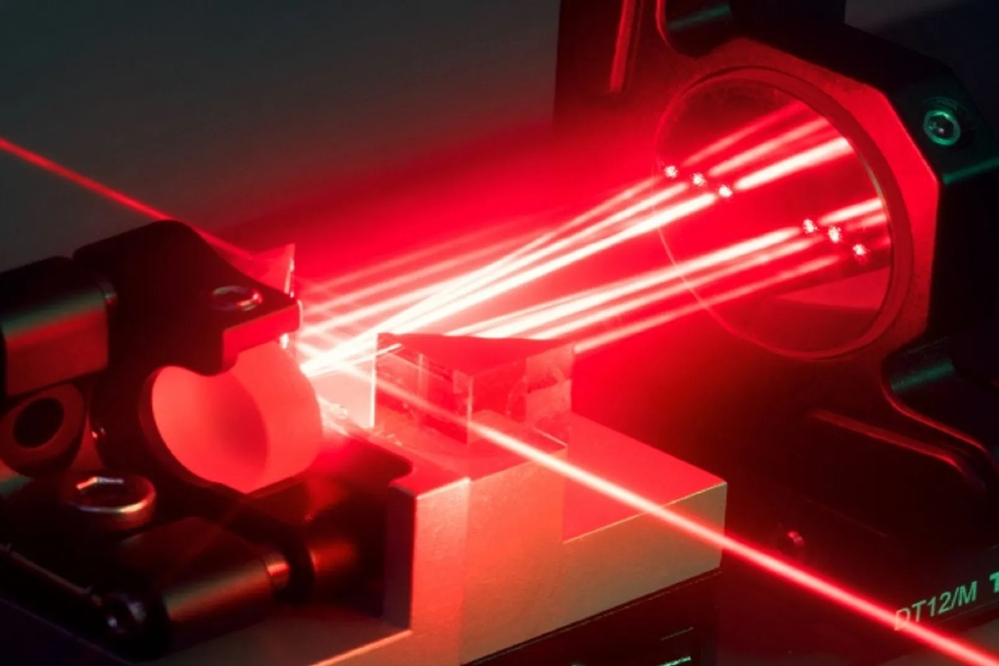 ساخت لیزرهای پالس کوتاه پرقدرت و پر بازده