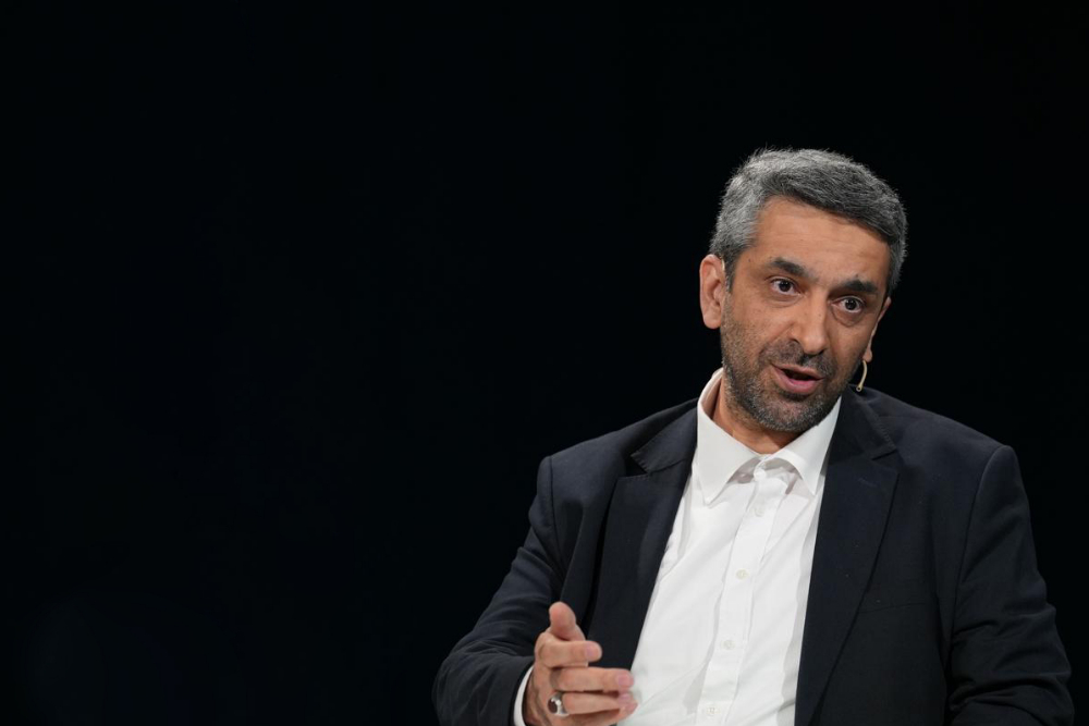 تکذیب افزایش قیمت بنزین از سوی معاون دفتر رئیس‌جمهور