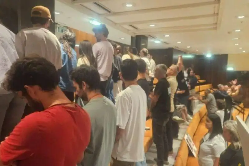 واکنش عجیب خانواده‌های کشته‌شدگان اسرائیلی هنگام سخنرانی نتانیاهو