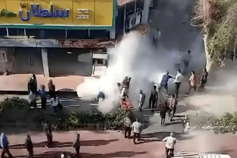 جوان اهوازی که خودسوزی کرده بود، جان باخت!