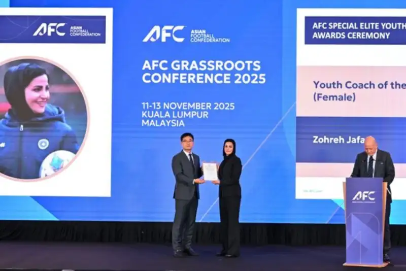 یک ایرانی برترین مربی زن جوان سال آسیا 2025 شد