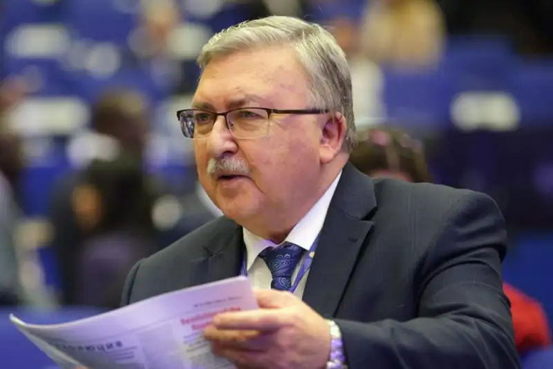 اولیانوف: تهران، مسکو و پکن بازیگران اصلی در رابطه با برنامه هسته‌ای ایران هستند