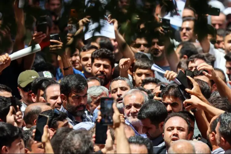 حمایت مردم و دفاع از حقوق شهروندی؛ دغدغه‌ مهم پزشکیان