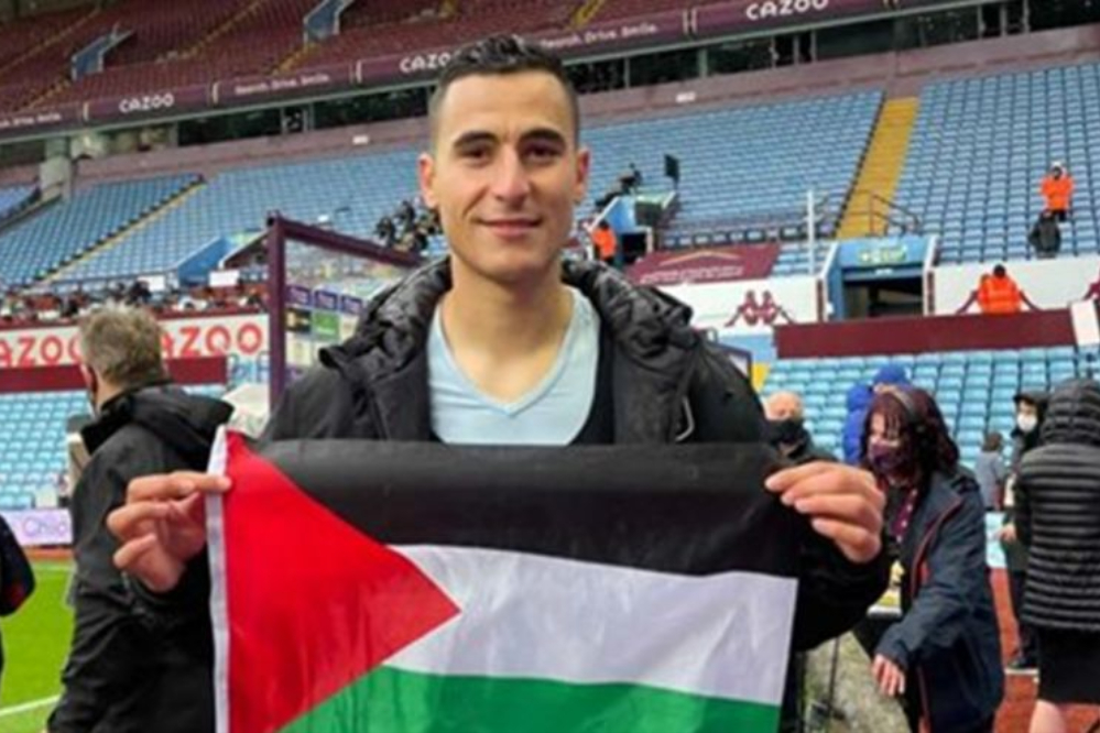 "תחי פלסטין!" אנואר אל-גאזי מחדש את תמיכתו בפלסטין לאחר ניצחונו על מיינץ.