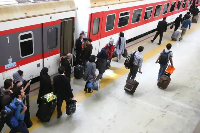 پیش فروش بلیت قطارهای مسافری آذرماه از 25 آبان آغاز می‌شود