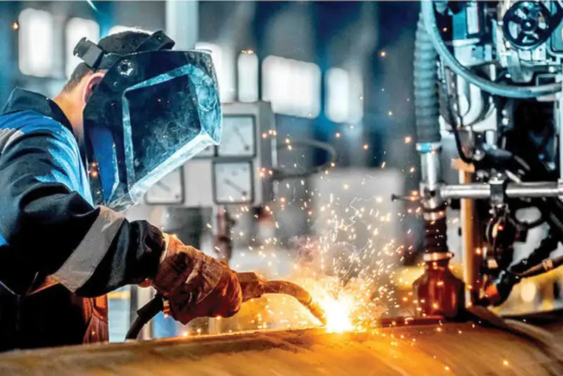 چالش بزرگ صنعت ایران / 43 درصد کارکنان غیرماهر و 67 درصد با تحصیلات پایین