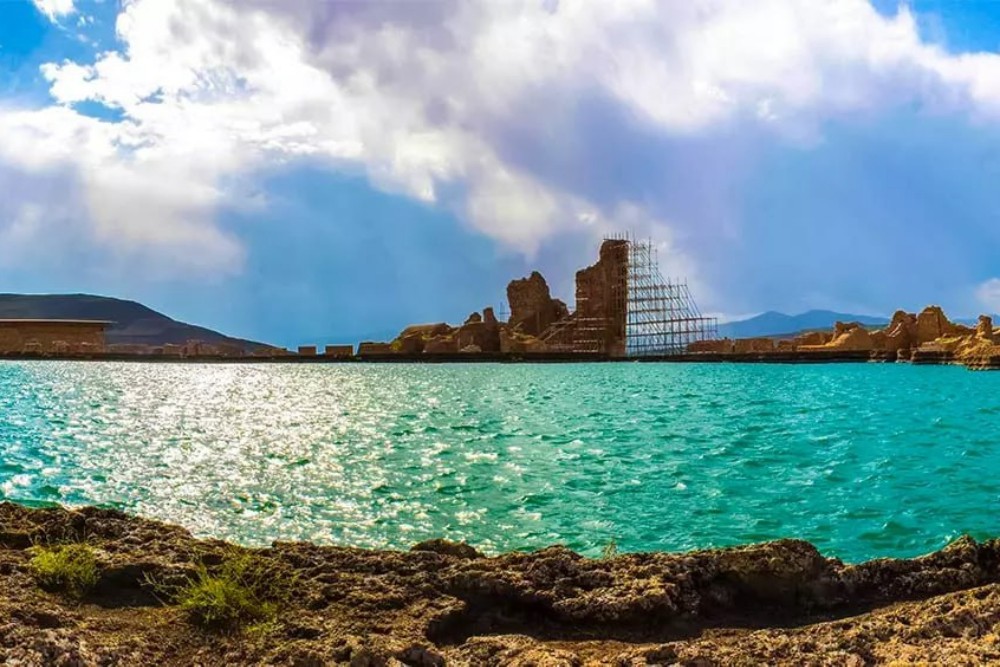 Introduction to Tourist Attractions of Iranian Cities