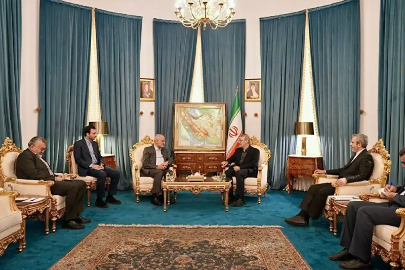 دیدار معاون سیاسی رئیس مجلس لبنان با دبیر شورای عالی امنیت ملی ایران