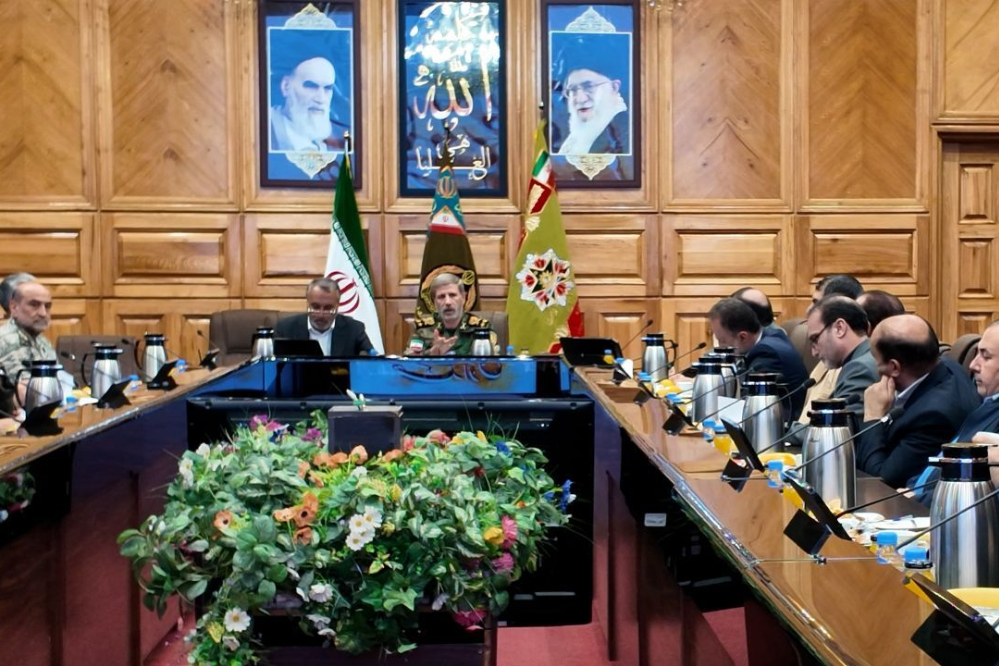 فرمانده کل ارتش: به طور مستمر ارتقاء مولفه‌های قدرت دفاعی را دنبال می‌کنیم