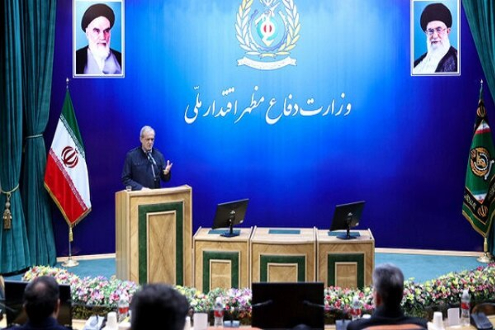 الرئيس بزشكيان: العدو يعلم أنه لا يستطيع تدمير الجمهورية الإسلامية الايرانية بالهجوم العسكري