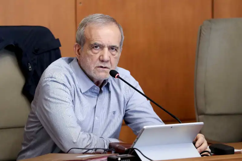 دکتر پزشکیان: اگر مصرف تولیدات داخلی بهینه نشود، خودروسازان اجازه ادامه تولید نخواهند داشت