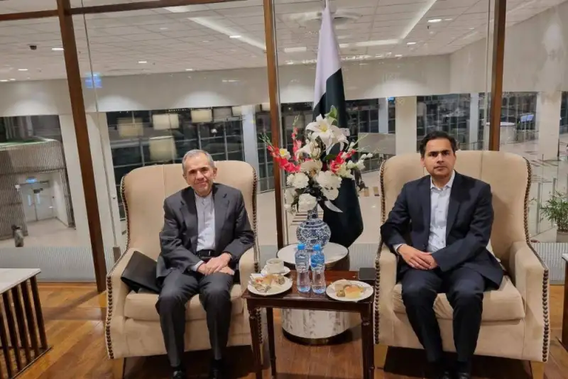 تخت روانچی با وزیر امور خارجه پاکستان دیدار کرد