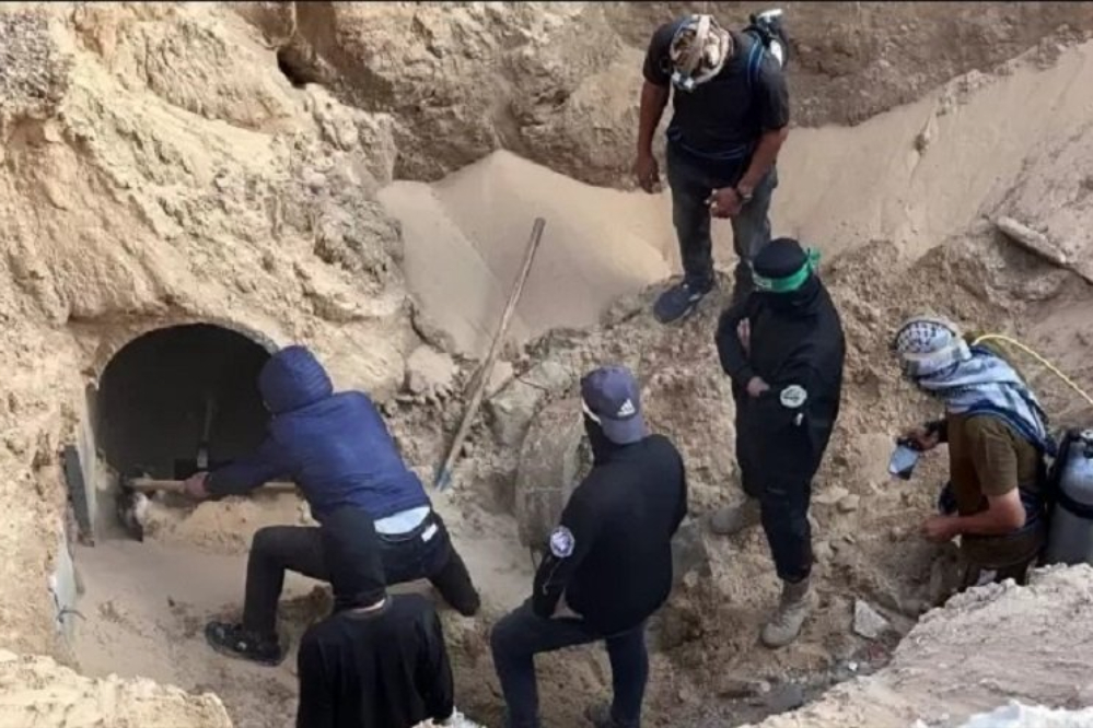 "גדודי אל-קסאם העבירו את שרידי גופתם שנמצאו ממזרח לעזה לצלב האדום"